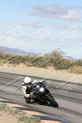 media/Nov-16-2025-Race Pace (Sun) [[8c5fa54630]]/Verified Riders/4-Turn 3 Inside (1050am)/